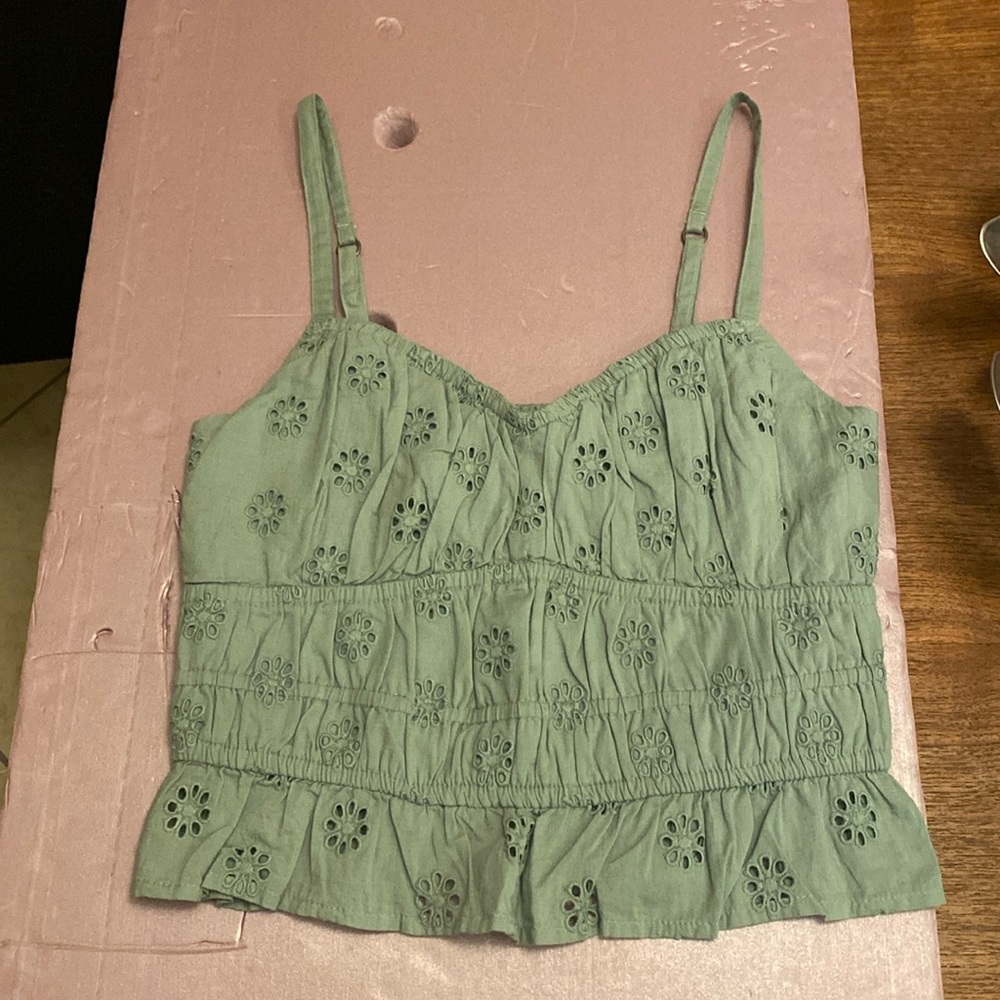 Hollister green top